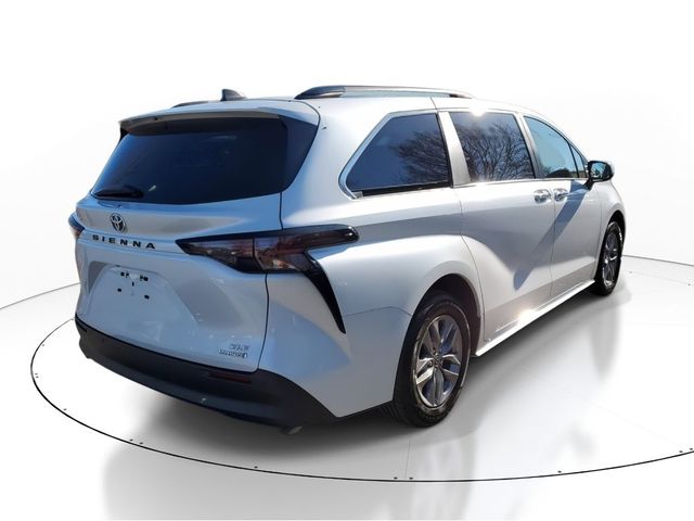 2023 Toyota Sienna XLE