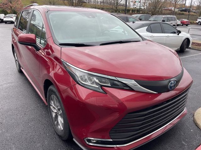 2023 Toyota Sienna XLE