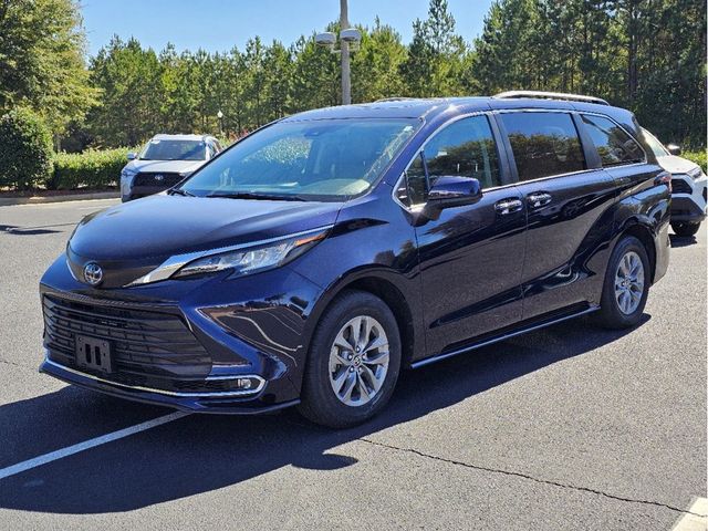 2023 Toyota Sienna XLE