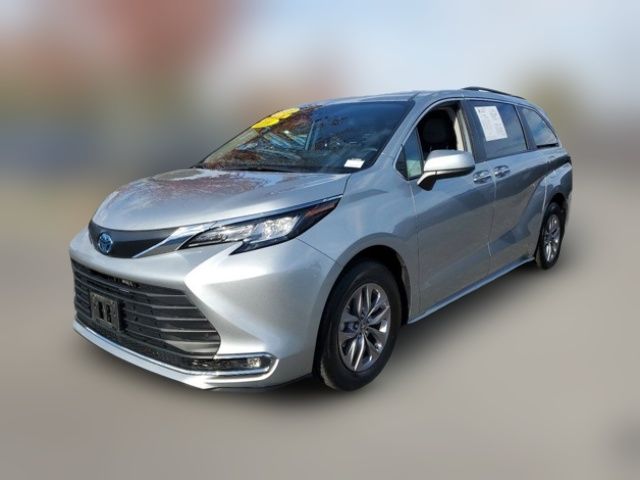 2023 Toyota Sienna XLE