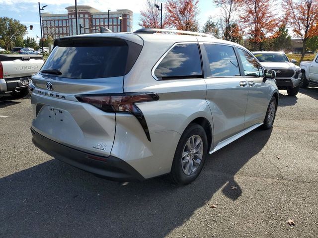 2023 Toyota Sienna XLE