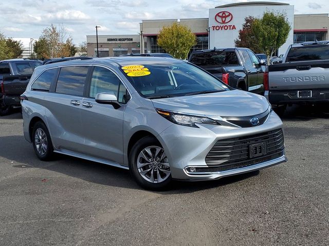 2023 Toyota Sienna XLE