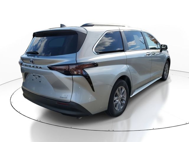 2023 Toyota Sienna XLE