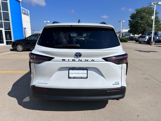 2023 Toyota Sienna XLE