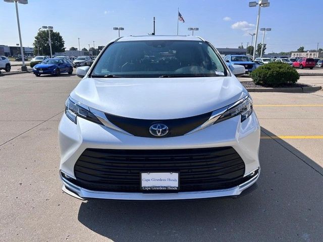 2023 Toyota Sienna XLE