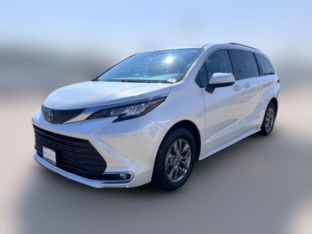 2023 Toyota Sienna XLE