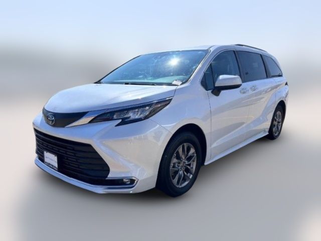 2023 Toyota Sienna XLE