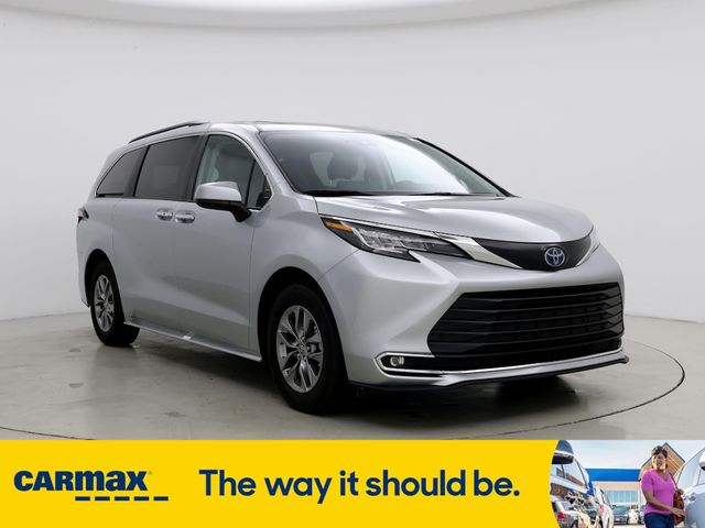 2023 Toyota Sienna XLE