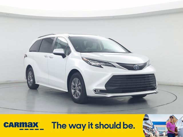 2023 Toyota Sienna XLE