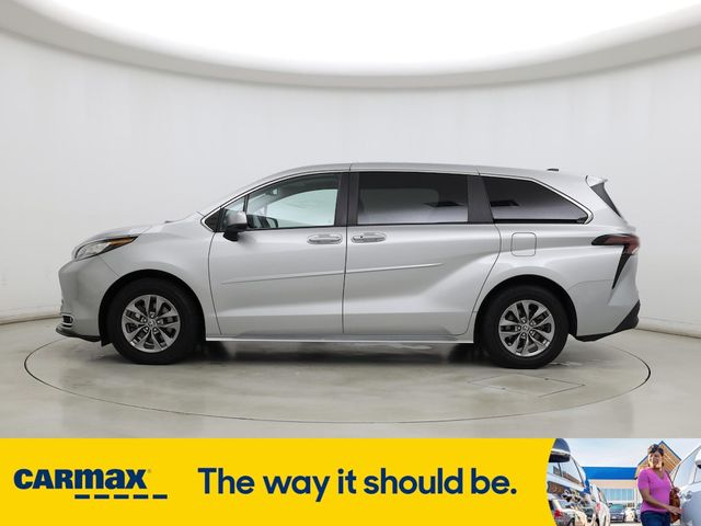 2023 Toyota Sienna XLE