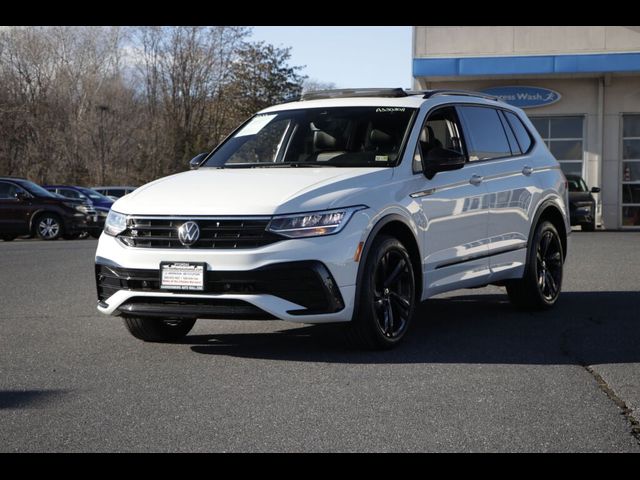 2023 Volkswagen Tiguan SE R-Line Black