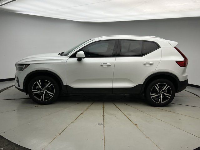 2023 Volvo XC40 Core