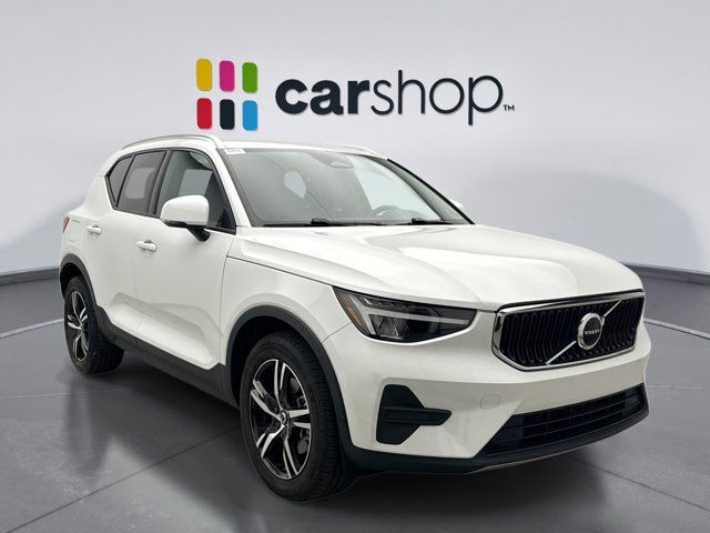 2023 Volvo XC40 Core