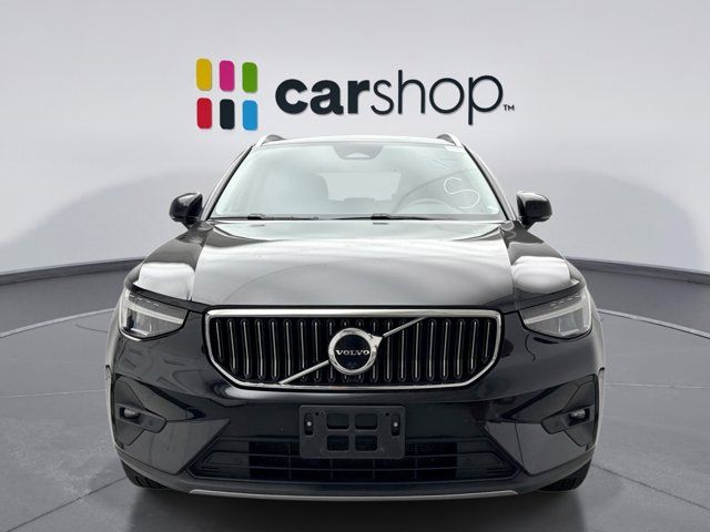 2023 Volvo XC40 Plus Bright Theme