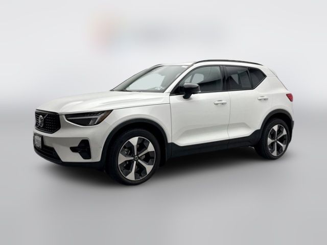 2023 Volvo XC40 Plus Dark Theme