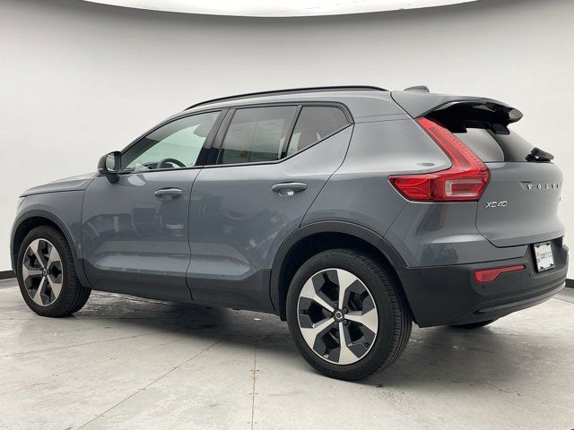 2023 Volvo XC40 Plus Dark Theme