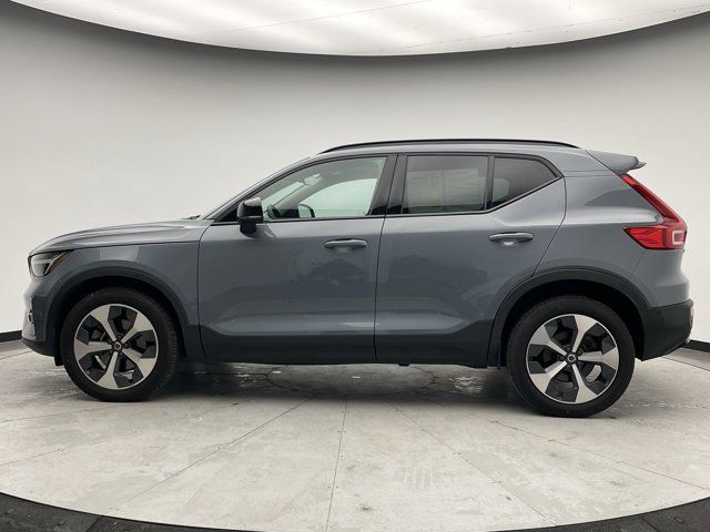 2023 Volvo XC40 Plus Dark Theme