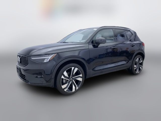 2023 Volvo XC40 Ultimate Dark Theme