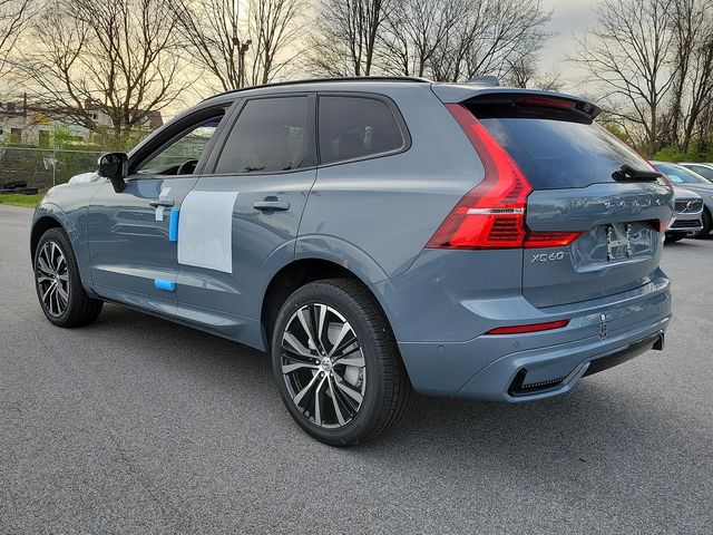 2023 Volvo XC60 Plus Dark Theme