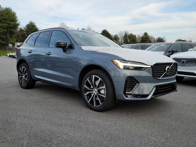 2023 Volvo XC60 Plus Dark Theme