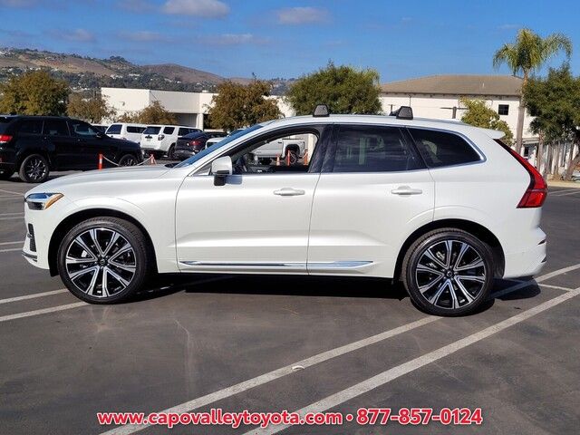 2023 Volvo XC60 Ultimate Bright Theme