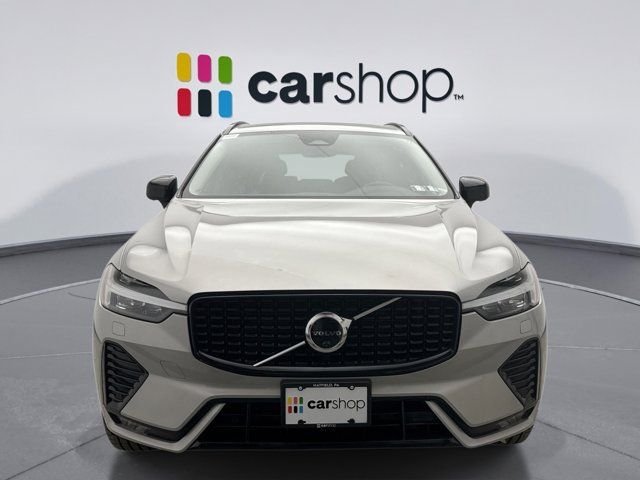 2023 Volvo XC60 Plus Dark Theme