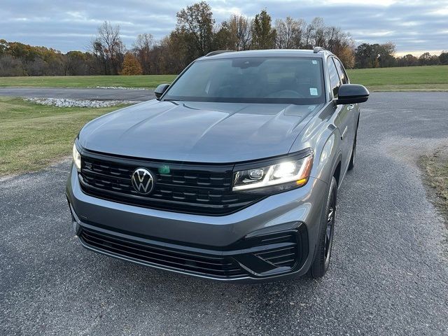 2023 Volkswagen Atlas Cross Sport 2.0T SEL R-Line Black