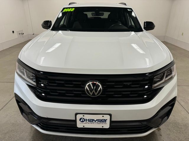 2023 Volkswagen Atlas Cross Sport 2.0T SEL R-Line Black