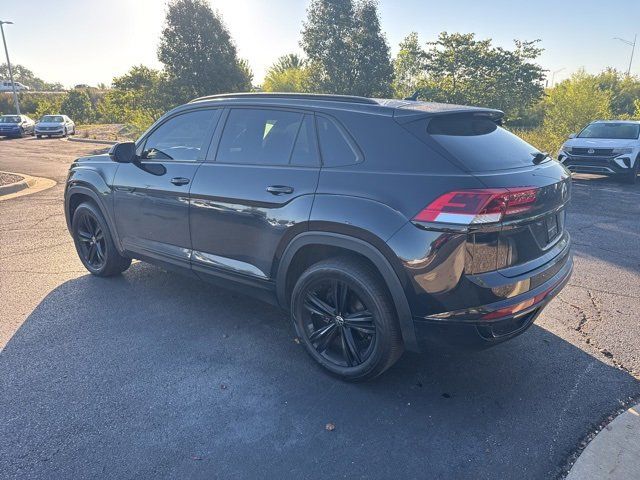 2023 Volkswagen Atlas Cross Sport 2.0T SEL R-Line Black