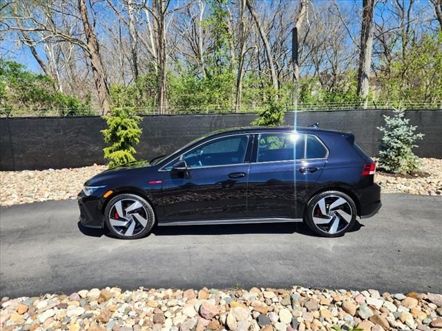 2023 Volkswagen Golf GTI SE