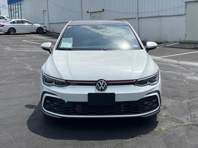 2023 Volkswagen Golf GTI SE