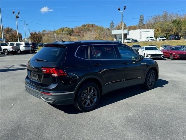 2023 Volkswagen Tiguan SE