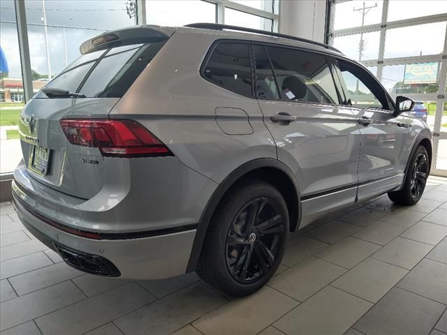 2023 Volkswagen Tiguan SE R-Line Black