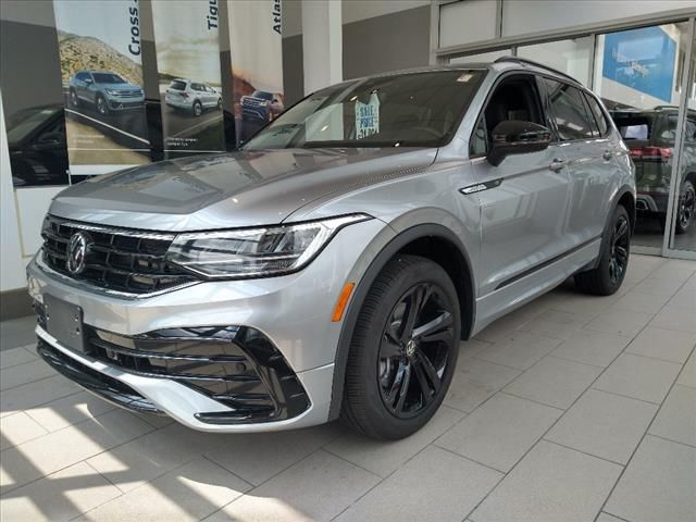 2023 Volkswagen Tiguan SE R-Line Black