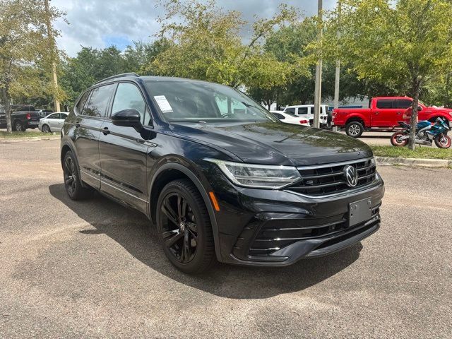 2023 Volkswagen Tiguan SE R-Line Black
