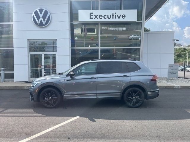 2023 Volkswagen Tiguan SE R-Line Black