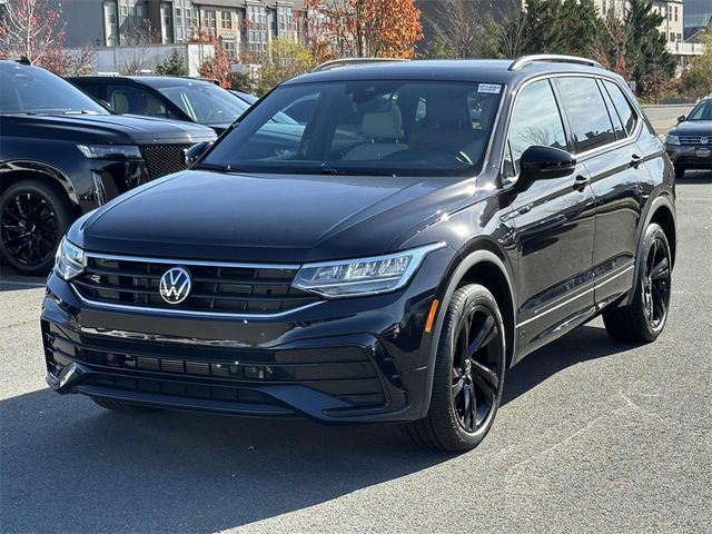 2023 Volkswagen Tiguan SE R-Line Black