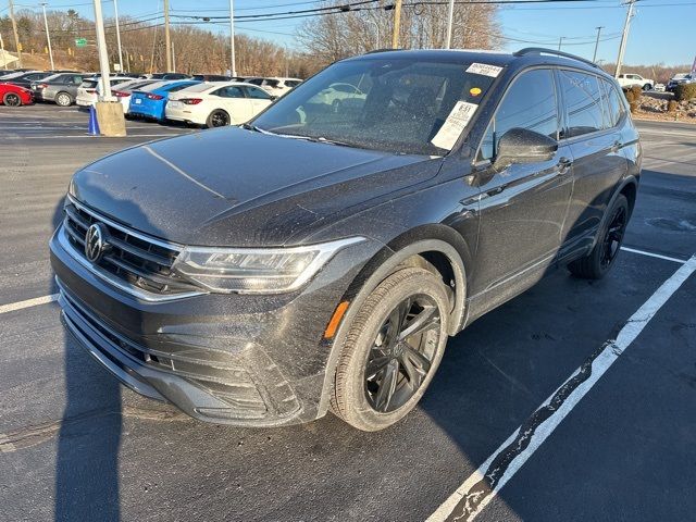 2023 Volkswagen Tiguan SE R-Line Black