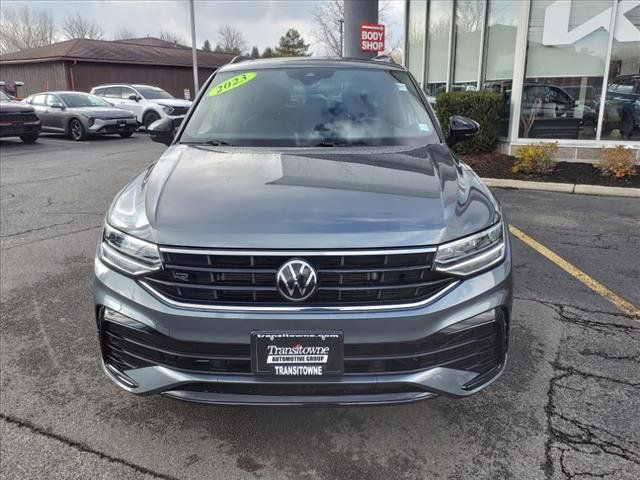 2023 Volkswagen Tiguan SE R-Line Black