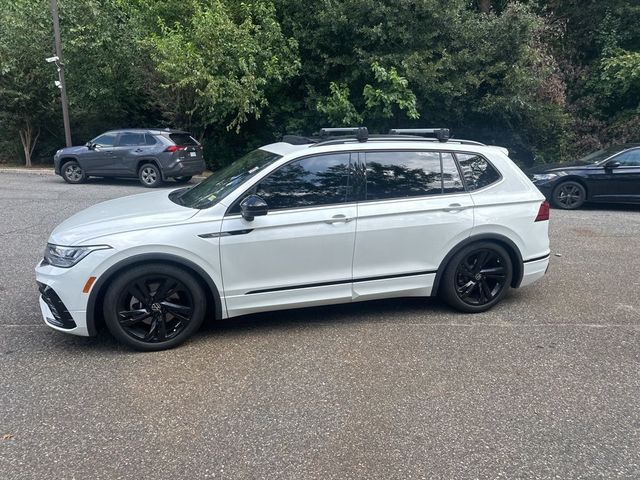 2023 Volkswagen Tiguan SE R-Line Black