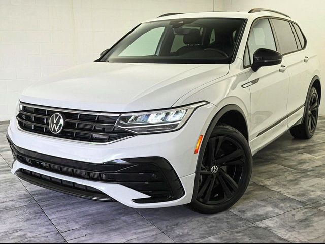 2023 Volkswagen Tiguan SE R-Line Black