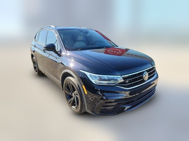 2023 Volkswagen Tiguan SE R-Line Black