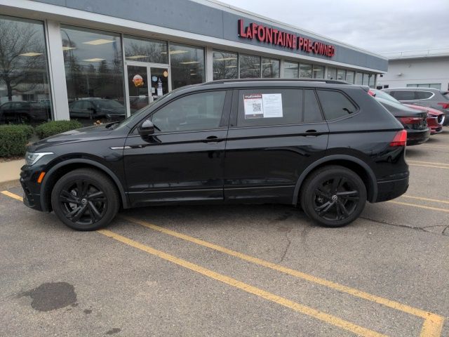 2023 Volkswagen Tiguan SE R-Line Black