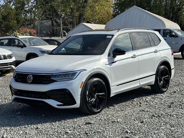 2023 Volkswagen Tiguan SE R-Line Black