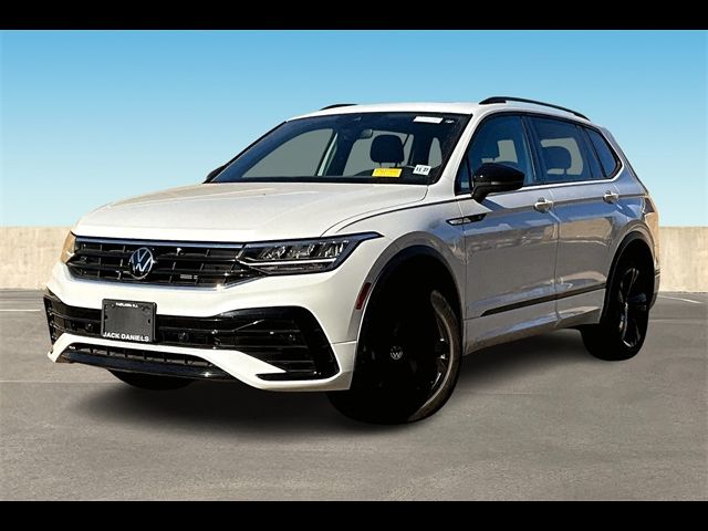 2023 Volkswagen Tiguan SE R-Line Black