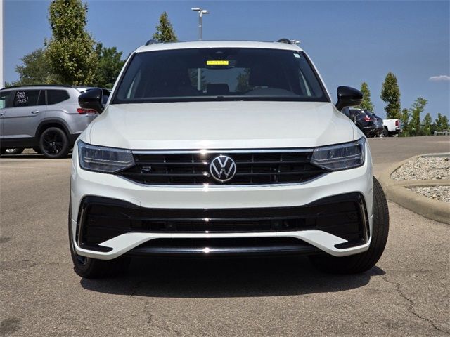 2023 Volkswagen Tiguan SE R-Line Black