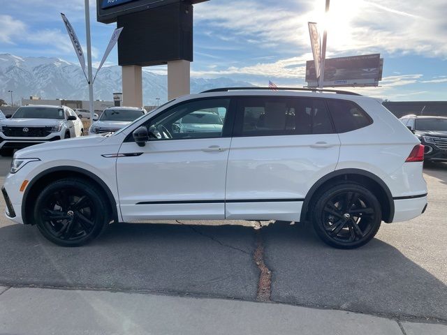 2023 Volkswagen Tiguan SE R-Line Black