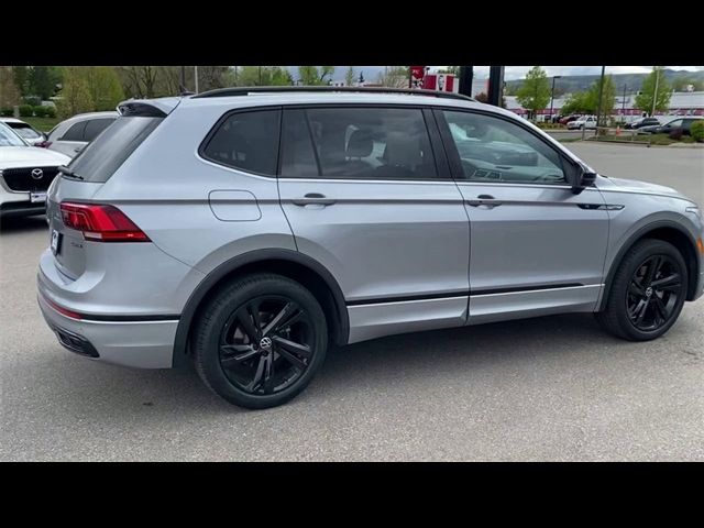 2023 Volkswagen Tiguan SE R-Line Black