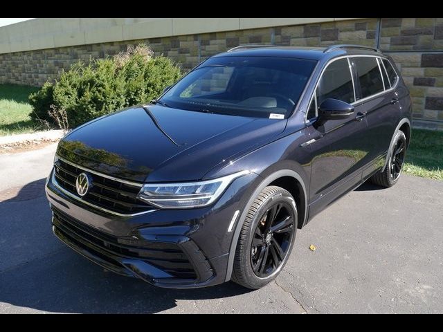 2023 Volkswagen Tiguan SE R-Line Black