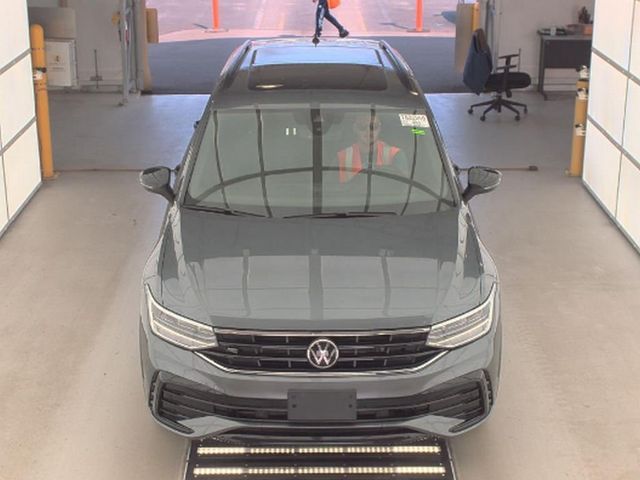 2023 Volkswagen Tiguan SE R-Line Black